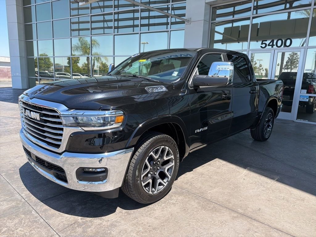 2025 RAM 1500 Laramie 4x4 Crew Cab 5'7's photo