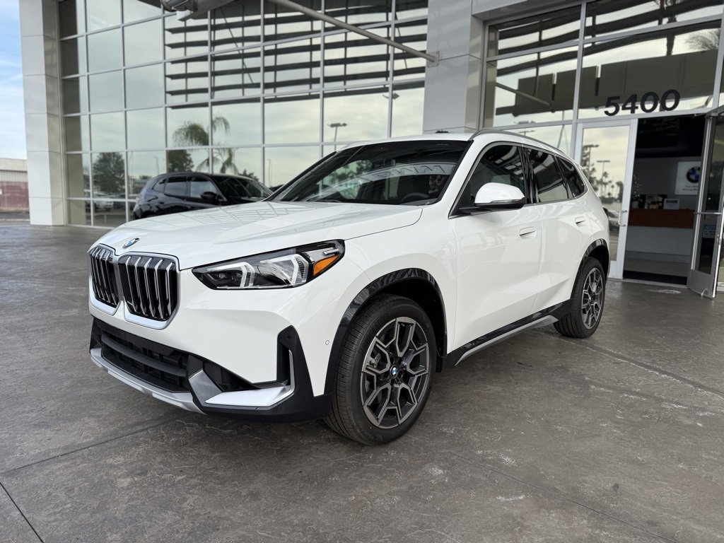 2026 BMW X1 28i's photo