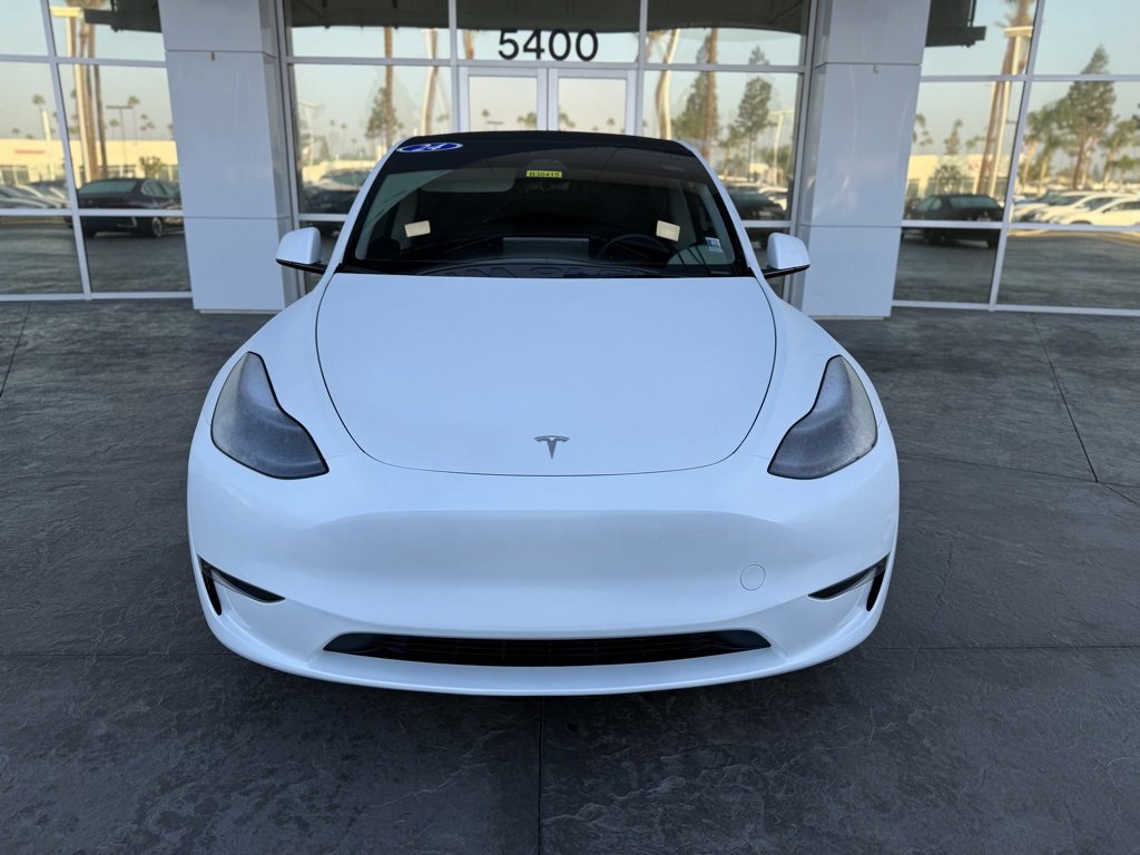 2024 Tesla Model Y Standard Range photo 2