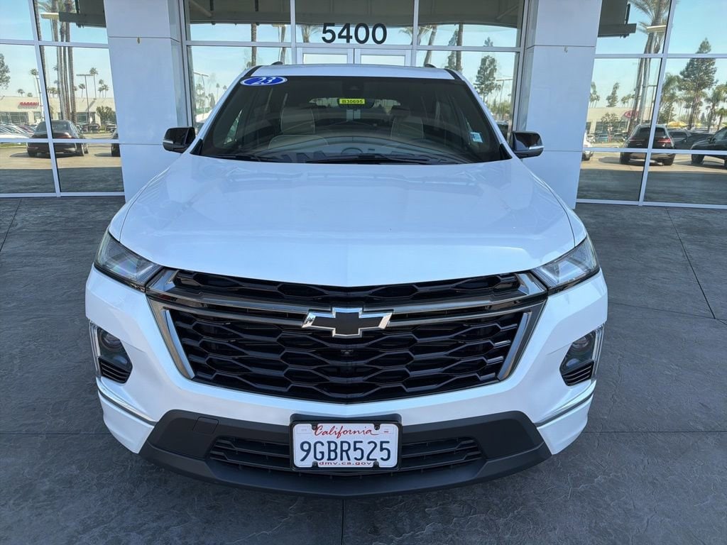 2023 Chevrolet Traverse Premier photo 2