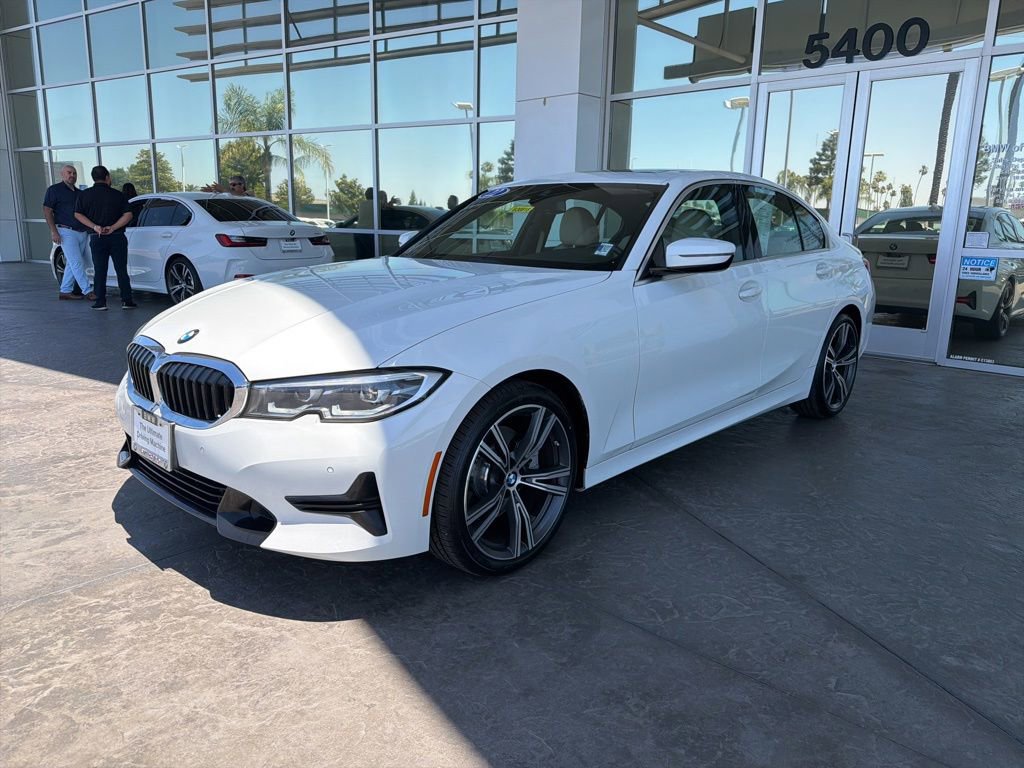 2022 BMW 3 Series 330i Sedan's photo
