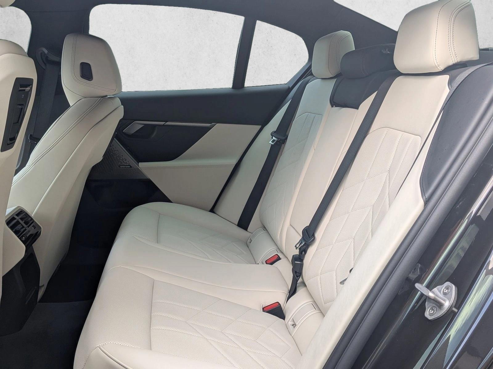2026 BMW 5 Series 530i - Photo 18