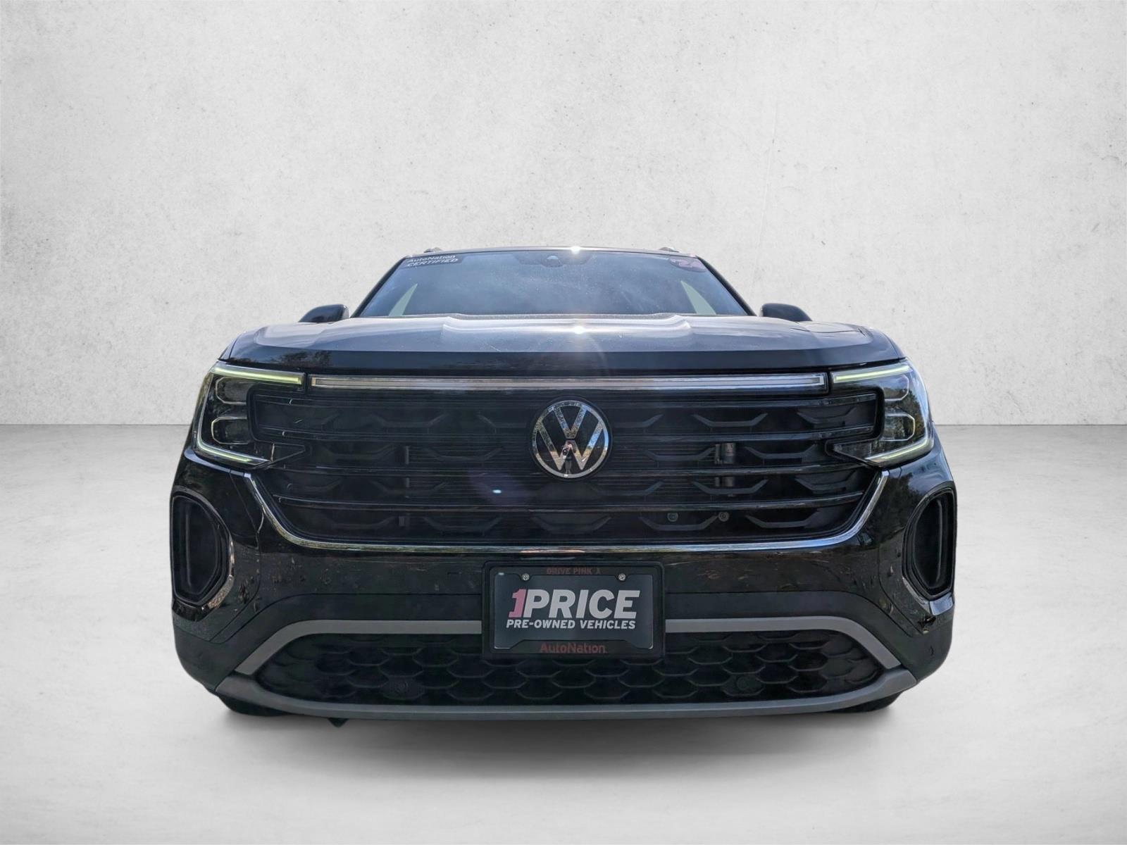 2024 Volkswagen Atlas Cross Sport SE Technology photo 2