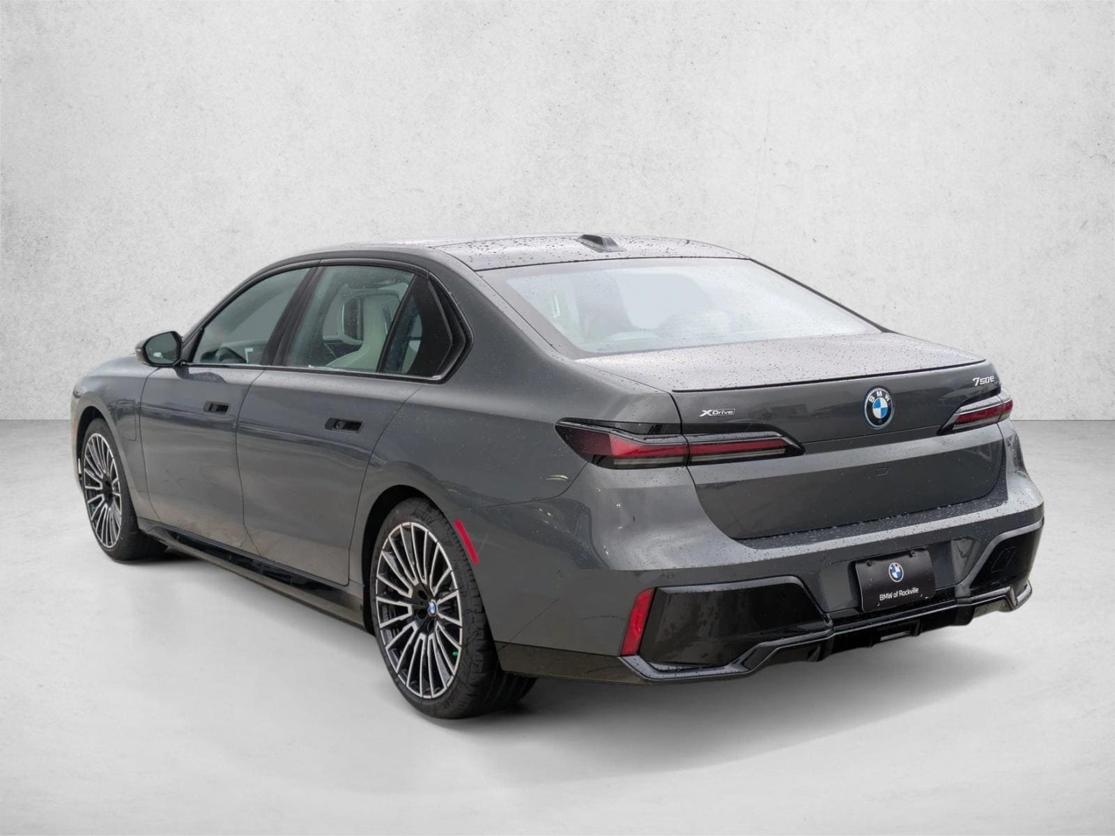 2026 BMW 7 Series 750e - Photo 9