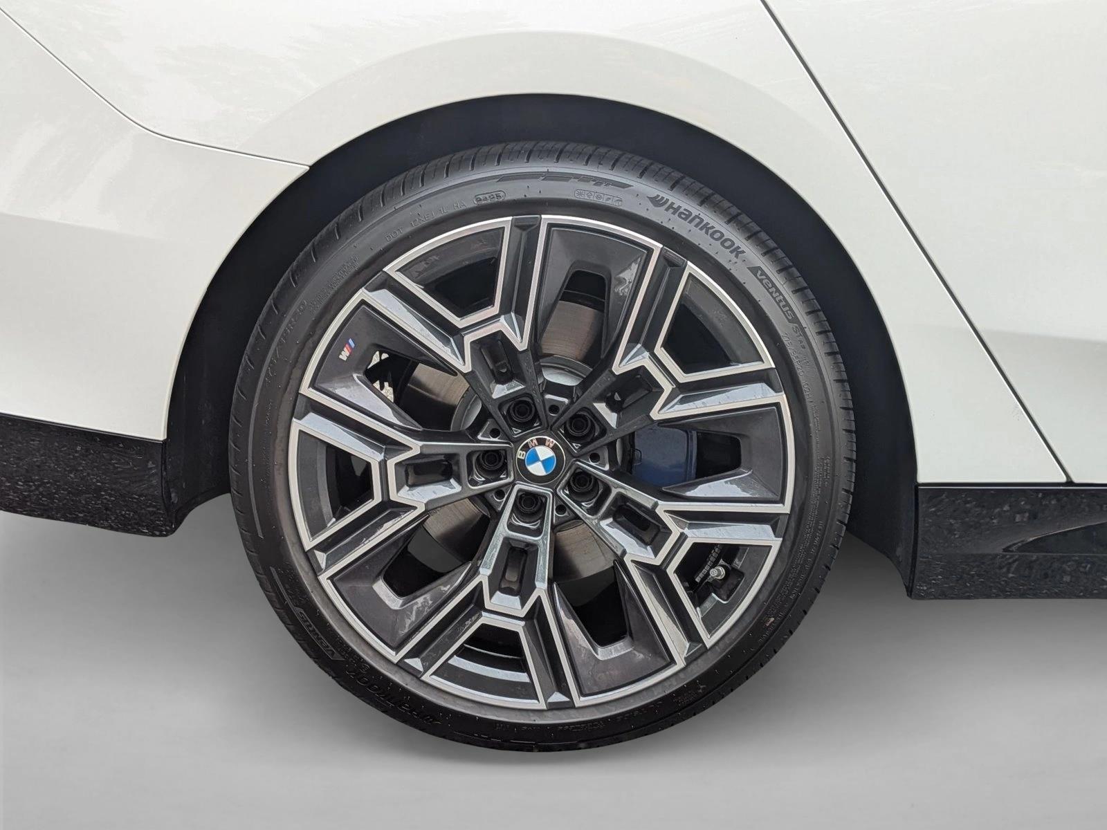 2026 BMW 5 Series 530i - Photo 23