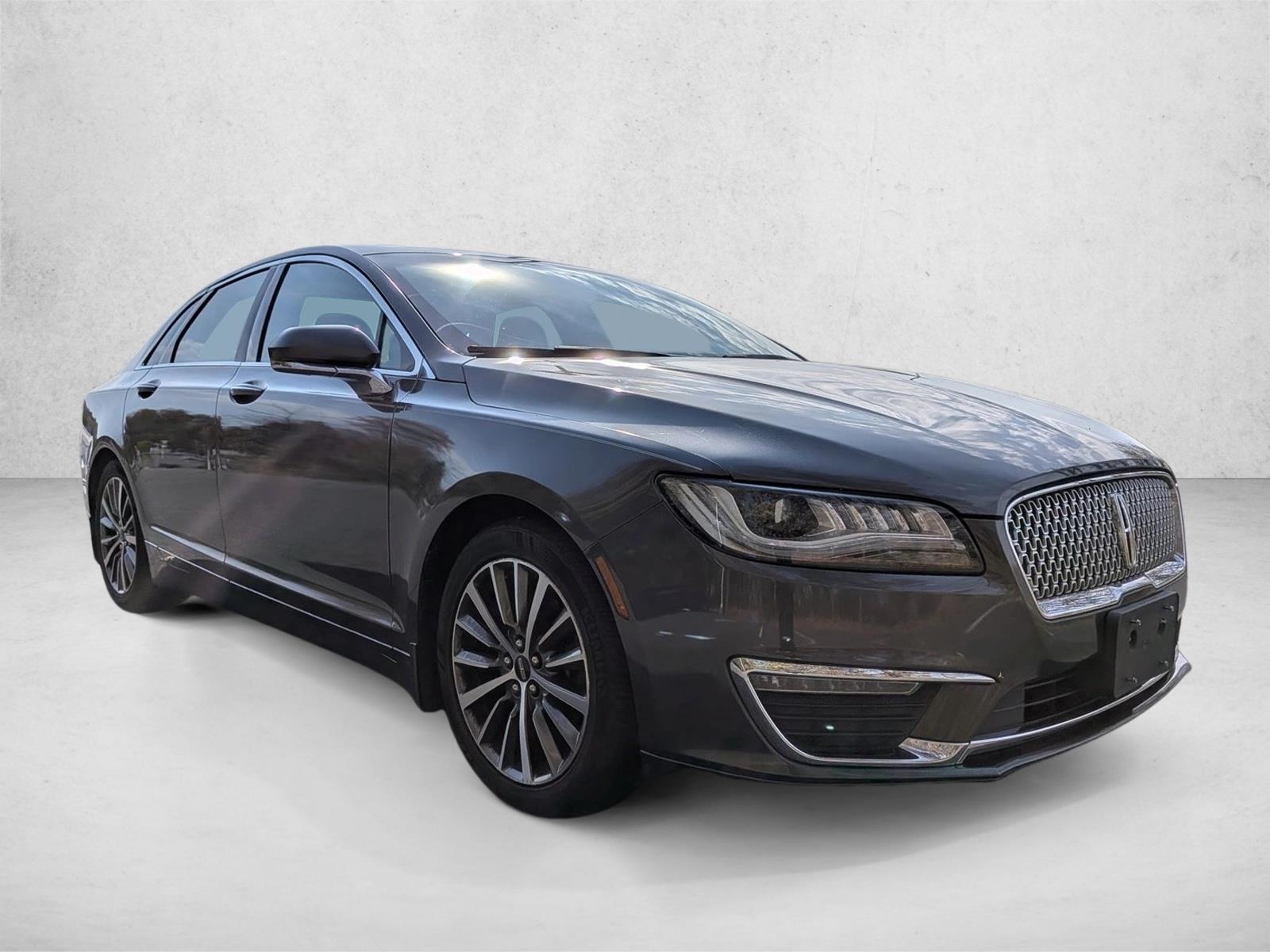 2017 Lincoln MKZ Select photo 3