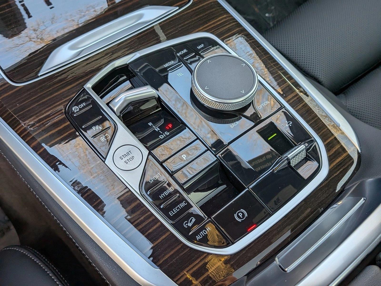2026 BMW X5 50e - Photo 13