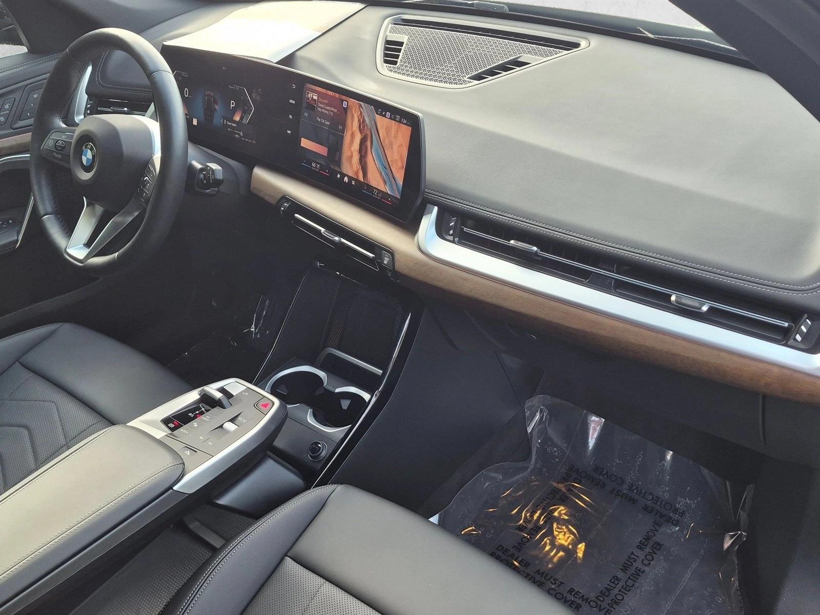2025 BMW X1 28i - Photo 21