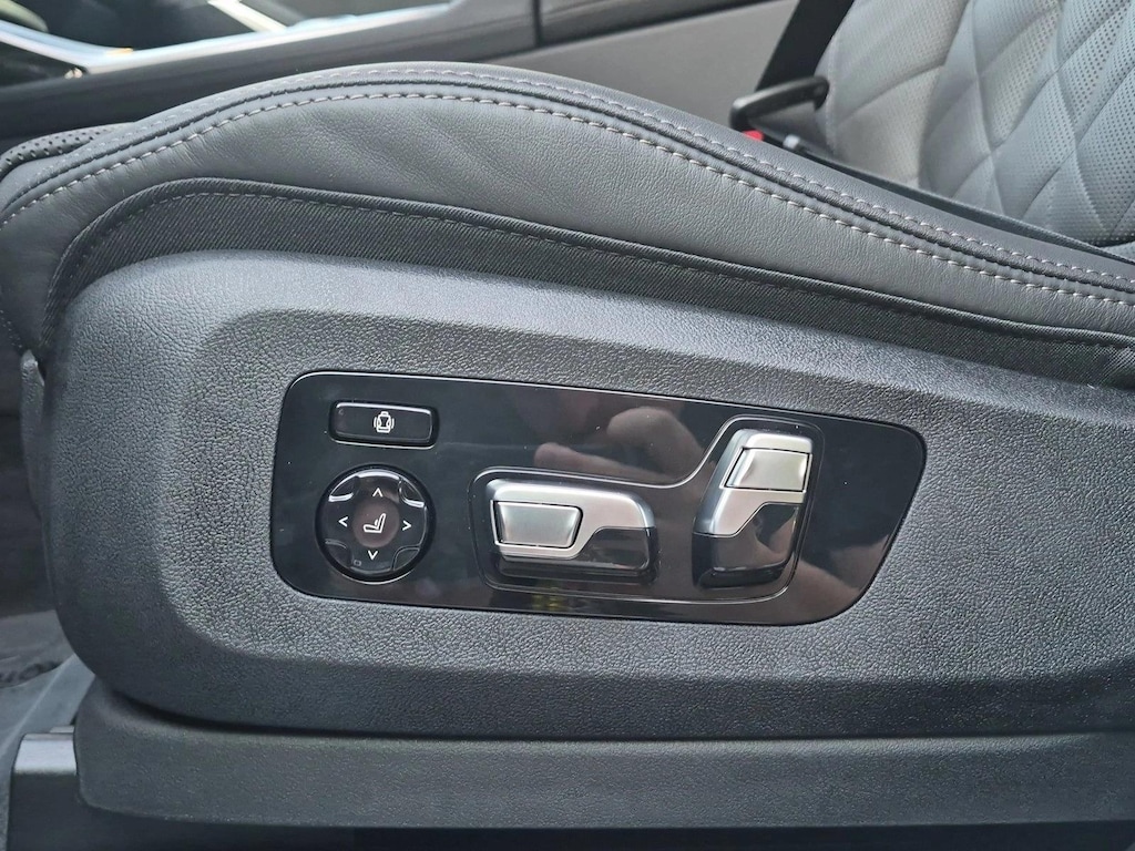 New 2027 BMW X7 xDrive40i SUV