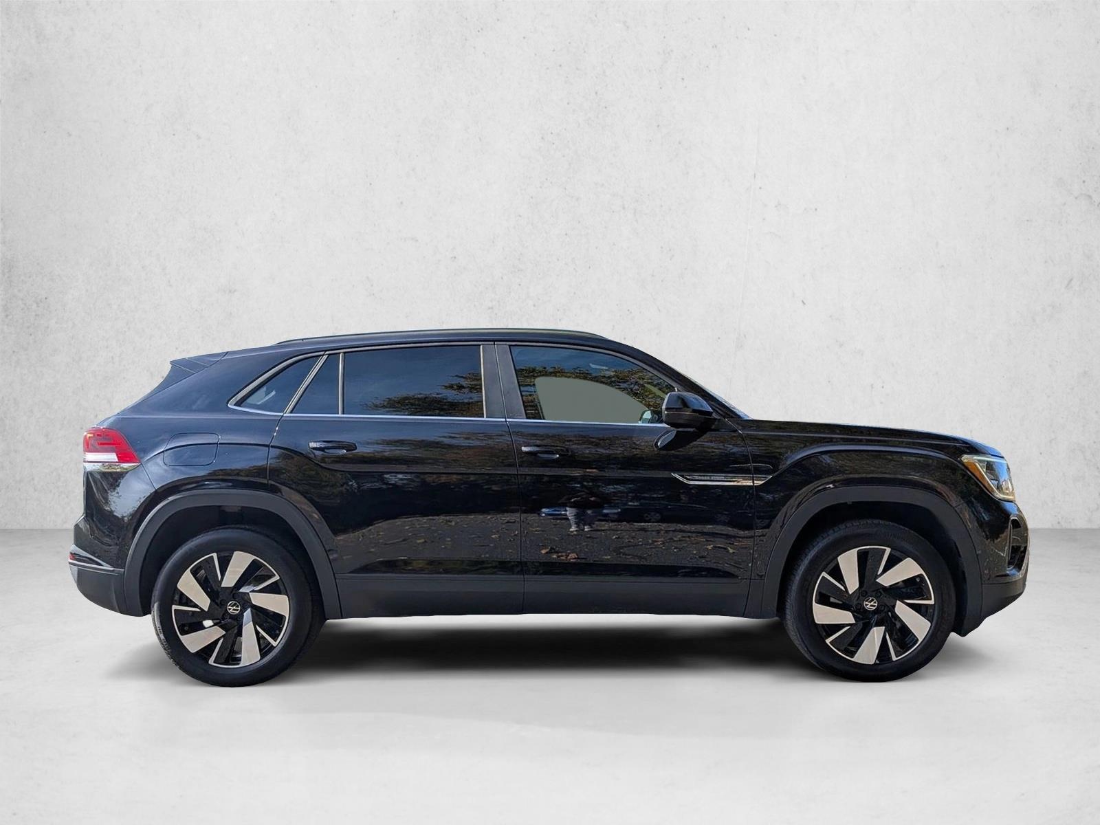 2024 Volkswagen Atlas Cross Sport SE Technology photo 4