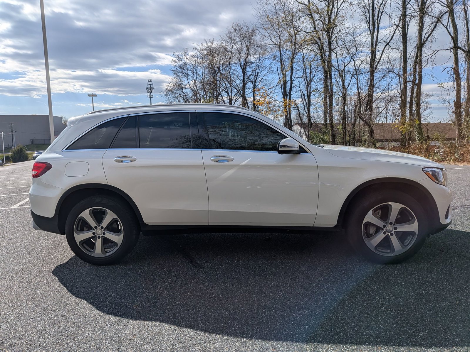 2016 Mercedes Benz GLC 300 4MATIC photo 4