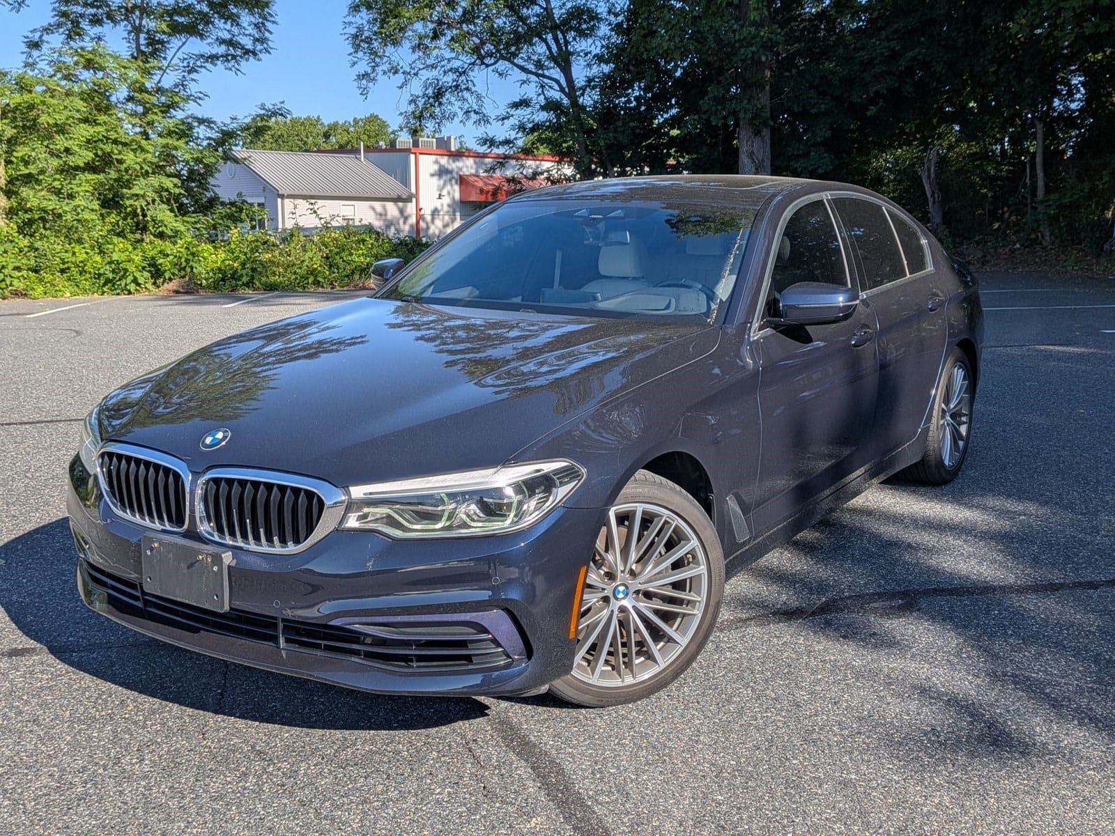 2020 BMW 5 Series 540i xDrive Sedan's photo