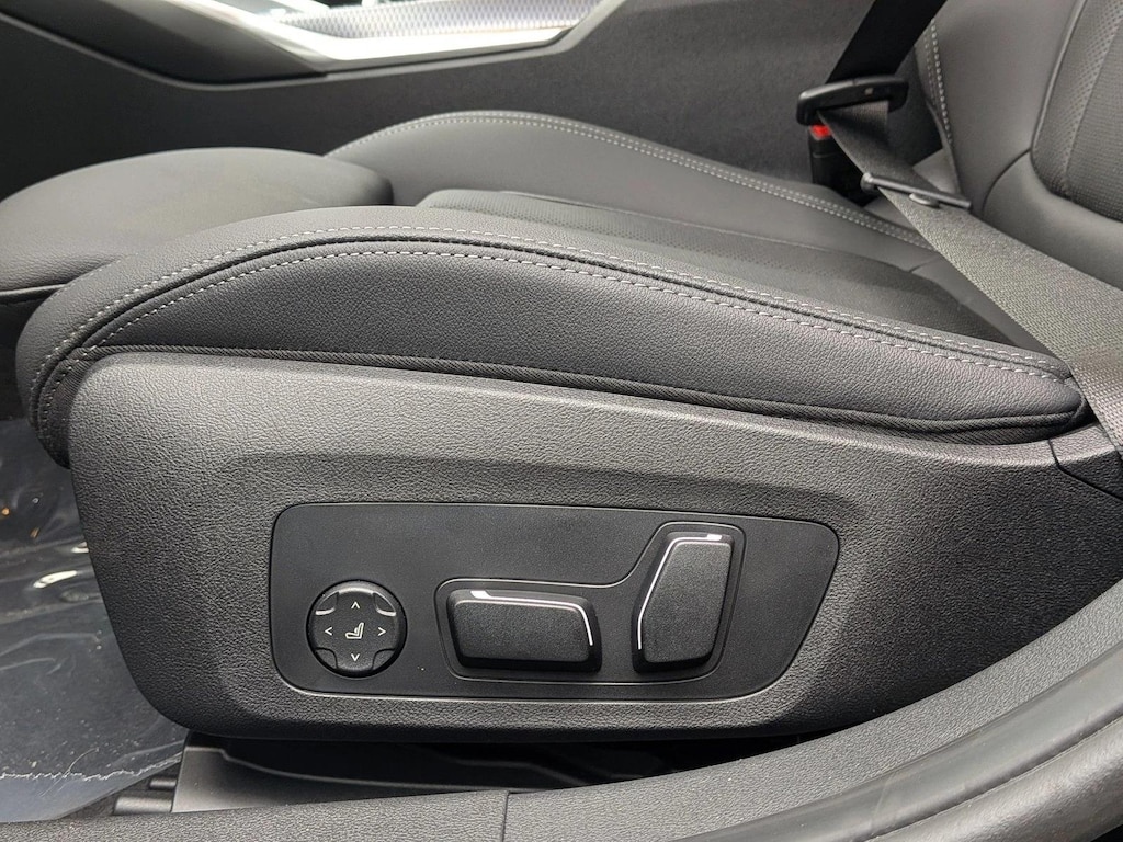 New 2026 BMW 330i xDrive Sedan