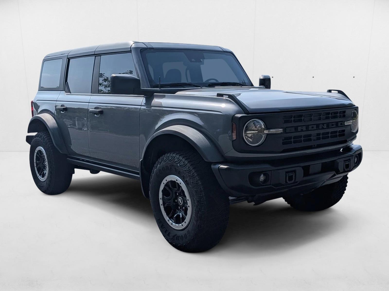 2022 Ford Bronco Black Diamond photo 3