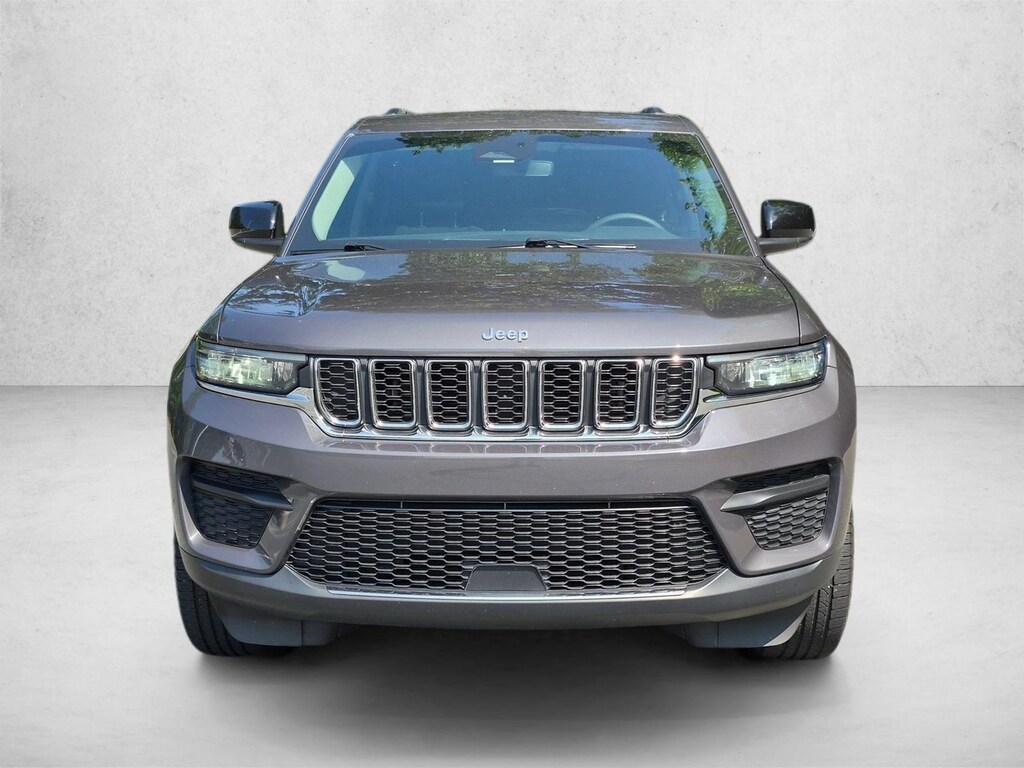 Used 2023 Jeep Grand Cherokee Laredo SUV