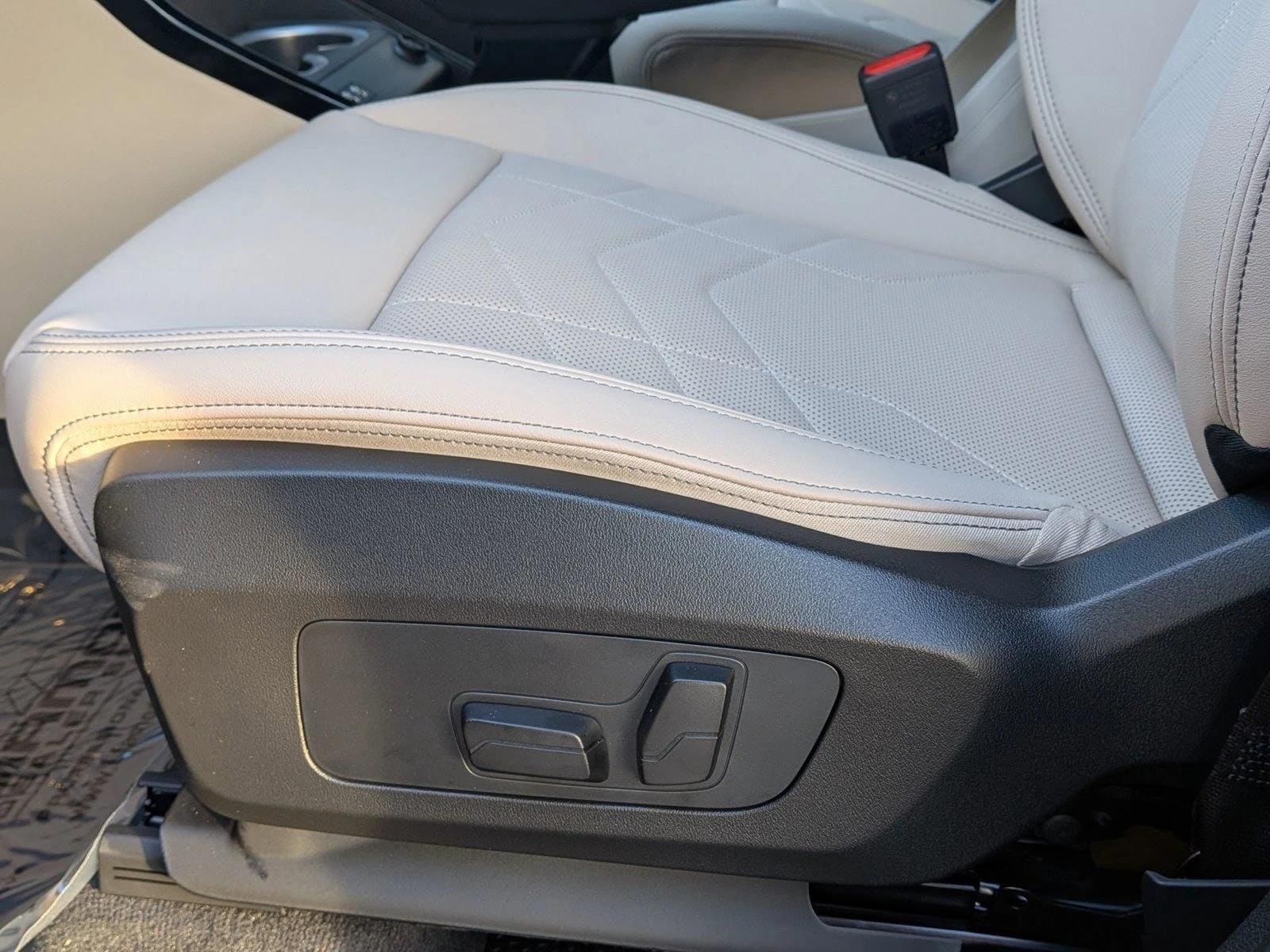 2025 BMW X1 28i - Photo 4