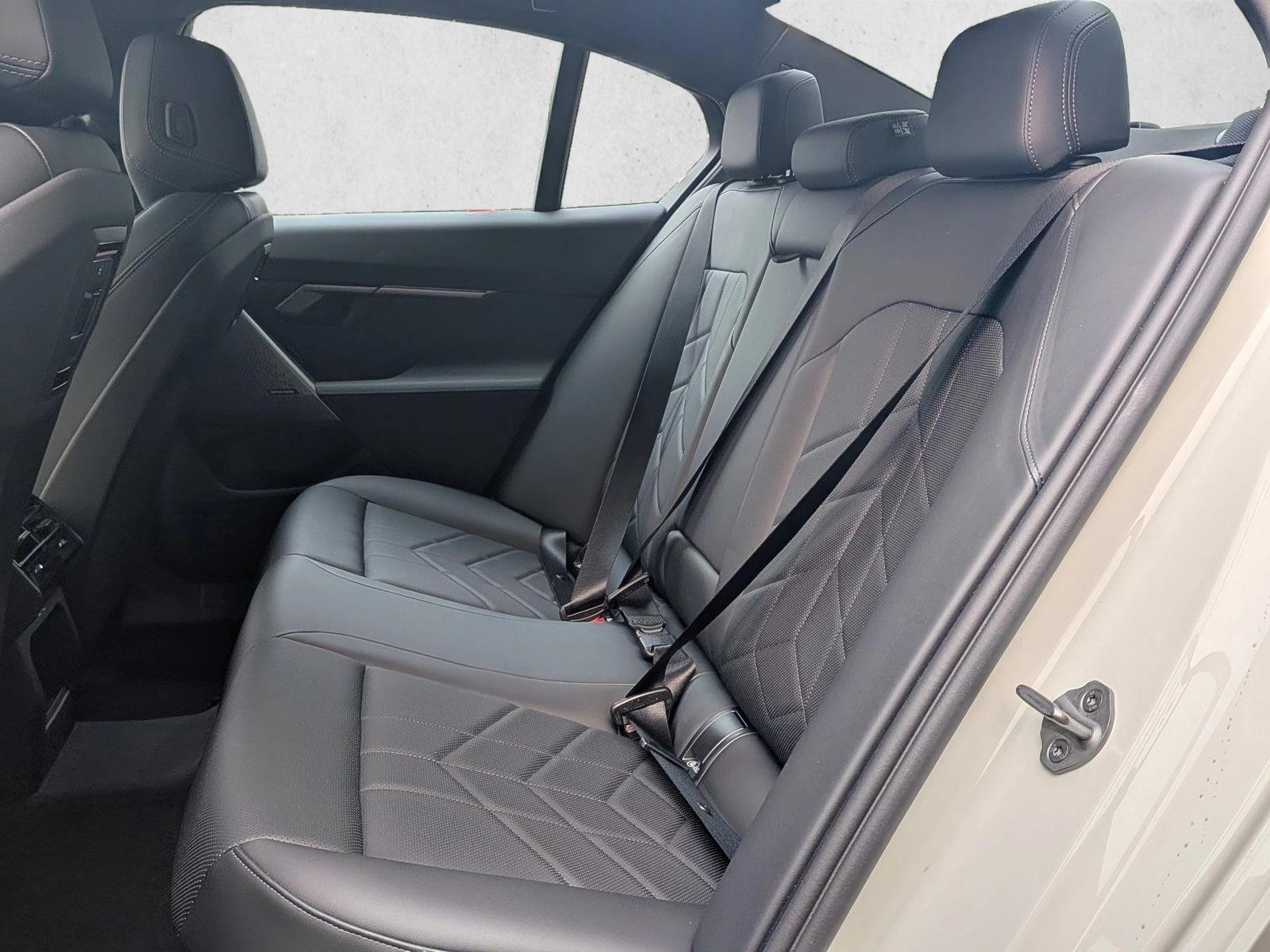 2026 BMW 5 Series 530i - Photo 18