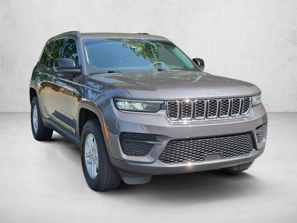 Used 2023 Jeep Grand Cherokee Laredo SUV
