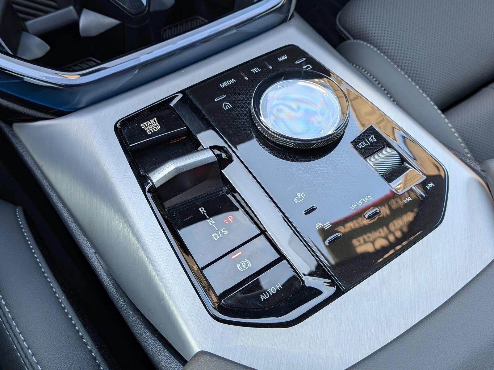 2025 BMW X3 30 - Photo 13
