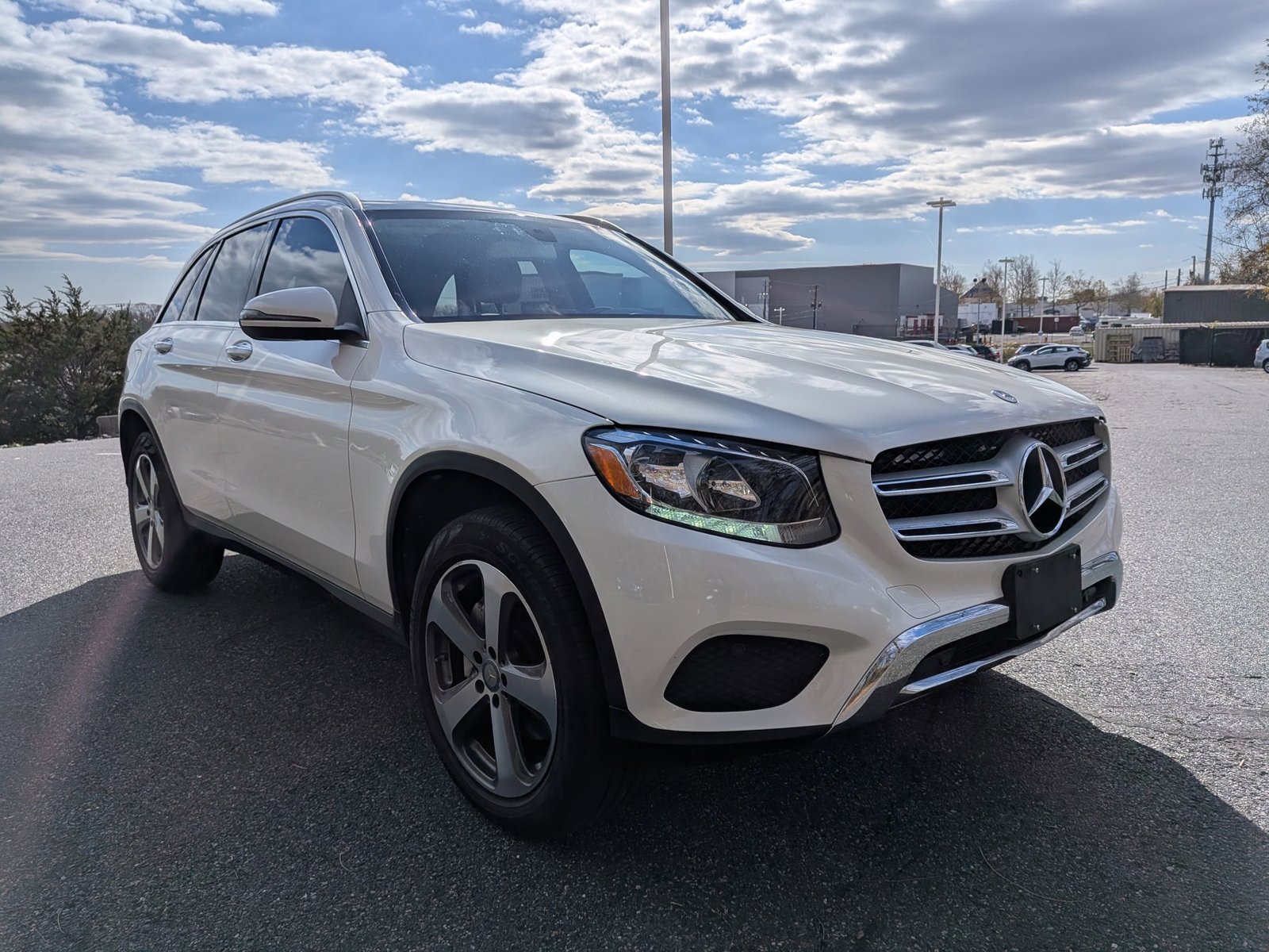 2016 Mercedes Benz GLC 300 4MATIC photo 3