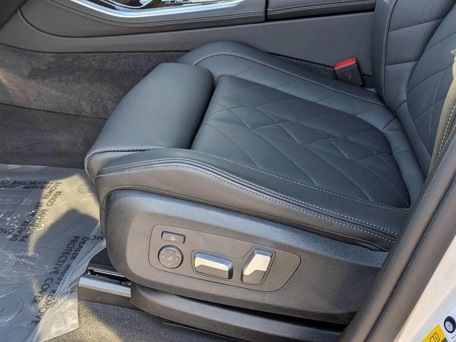 2026 BMW X5 50e - Photo 11