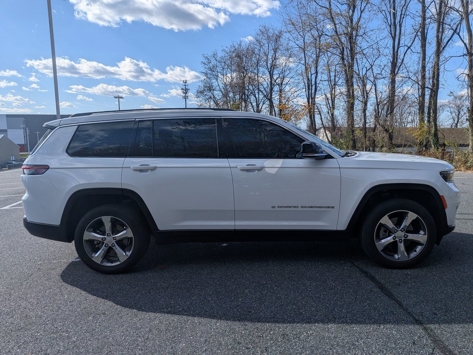 2022 Jeep Cherokee Limited photo 2