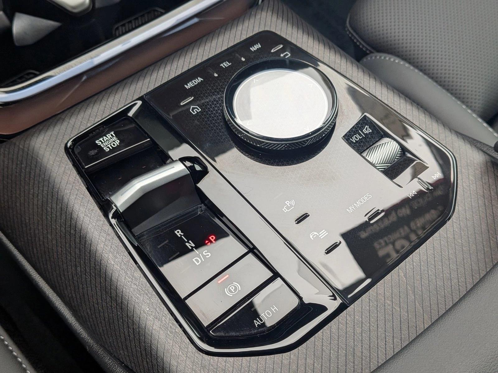 2026 BMW X3 30 - Photo 13
