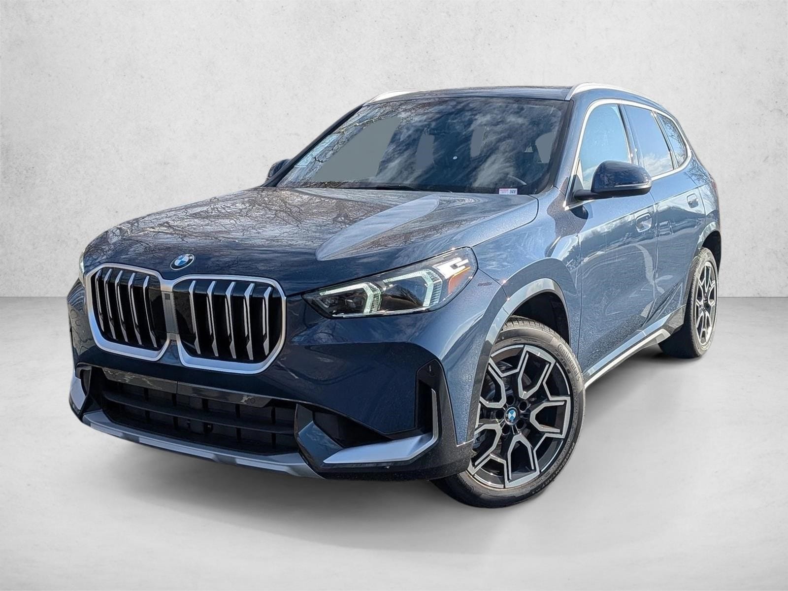 2026 BMW X1 28i's photo