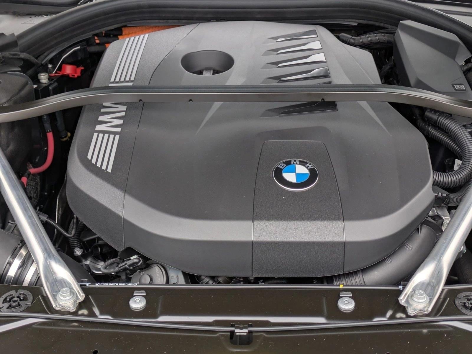 2026 BMW 7 Series 750e - Photo 18