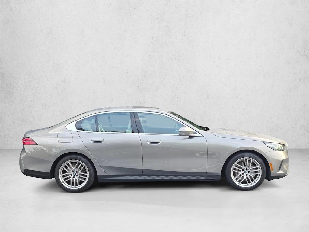 Used 2024 BMW 530i xDrive Sedan