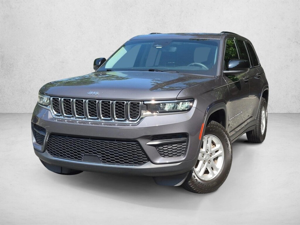 Used 2023 Jeep Grand Cherokee Laredo SUV