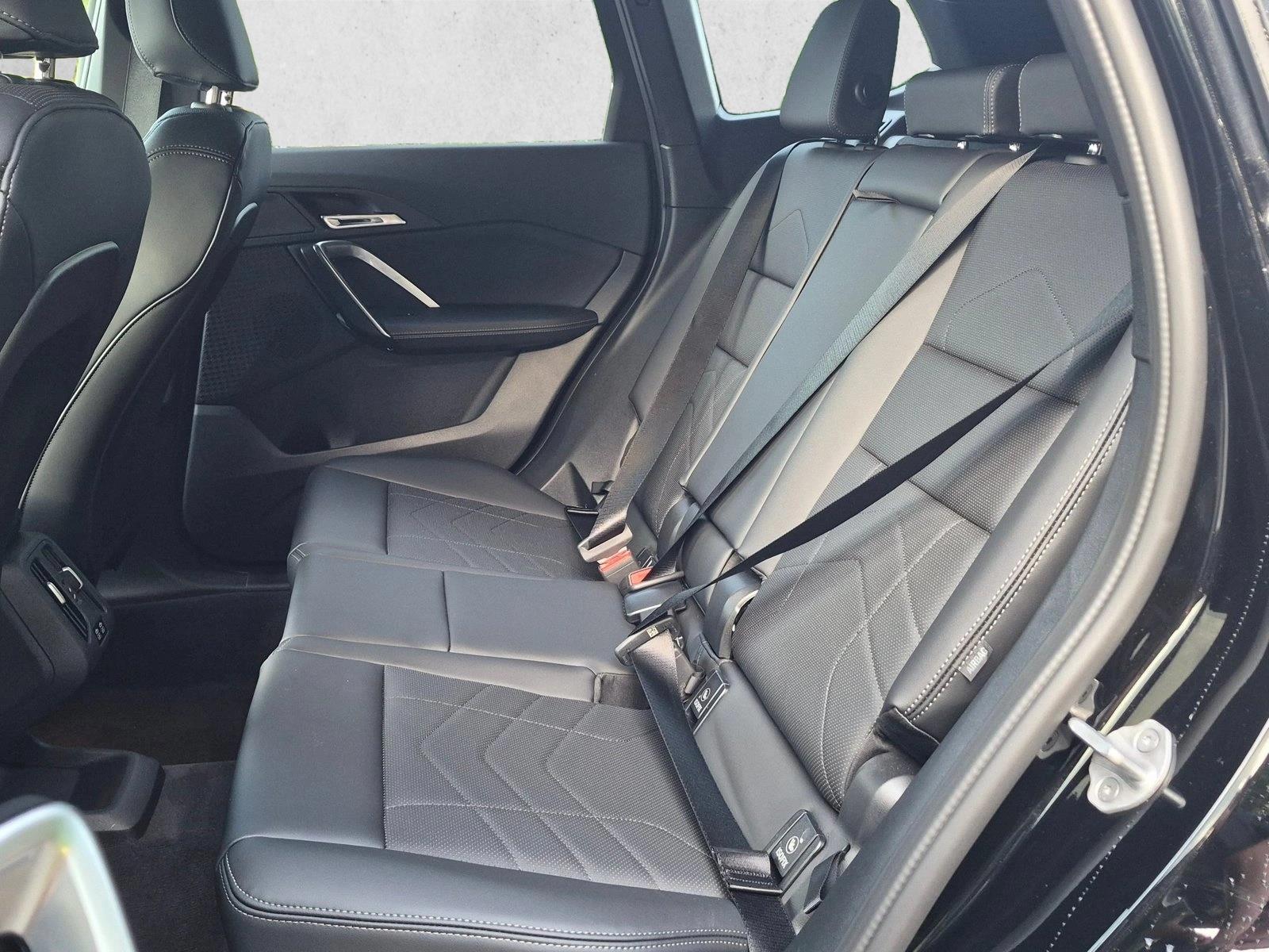 2025 BMW X1 28i - Photo 18