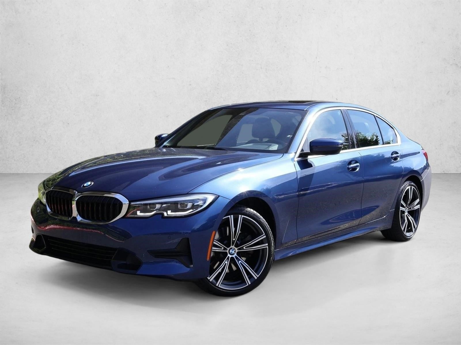2022 BMW 3 Series 330i xDrive Sedan's photo