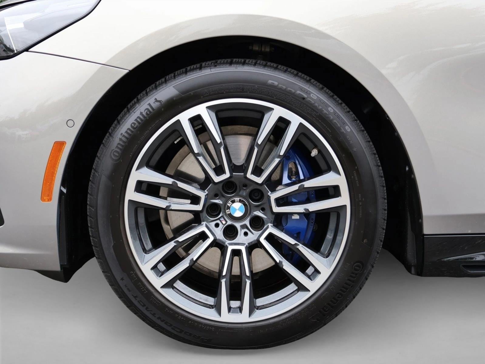 2026 BMW 5 Series 530i - Photo 27
