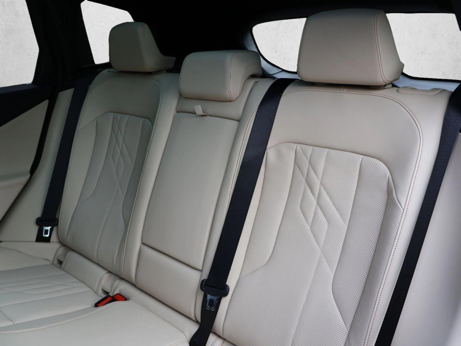 2025 BMW X3 30 - Photo 23