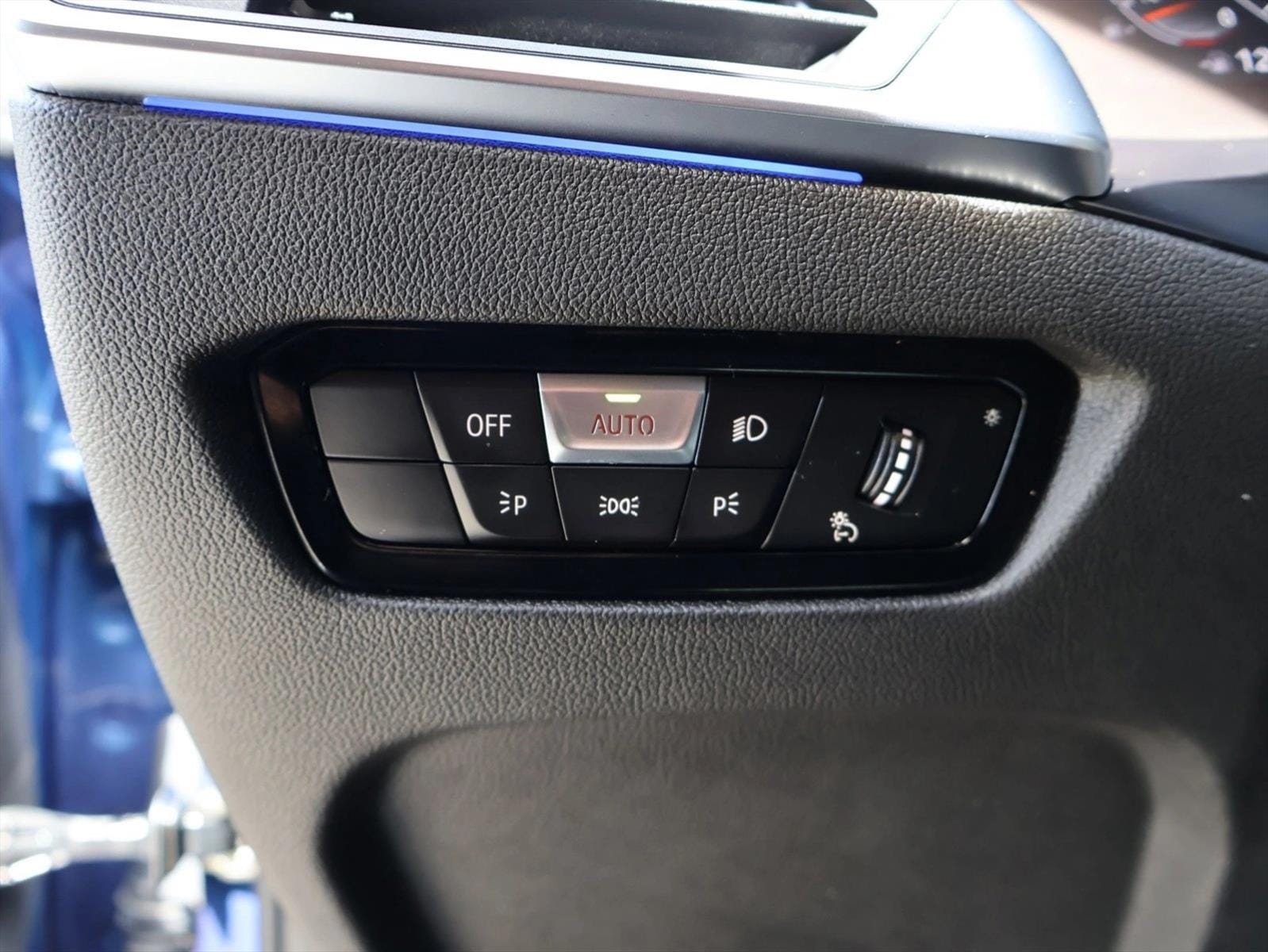 2022 BMW 3 Series 330i - Photo 15