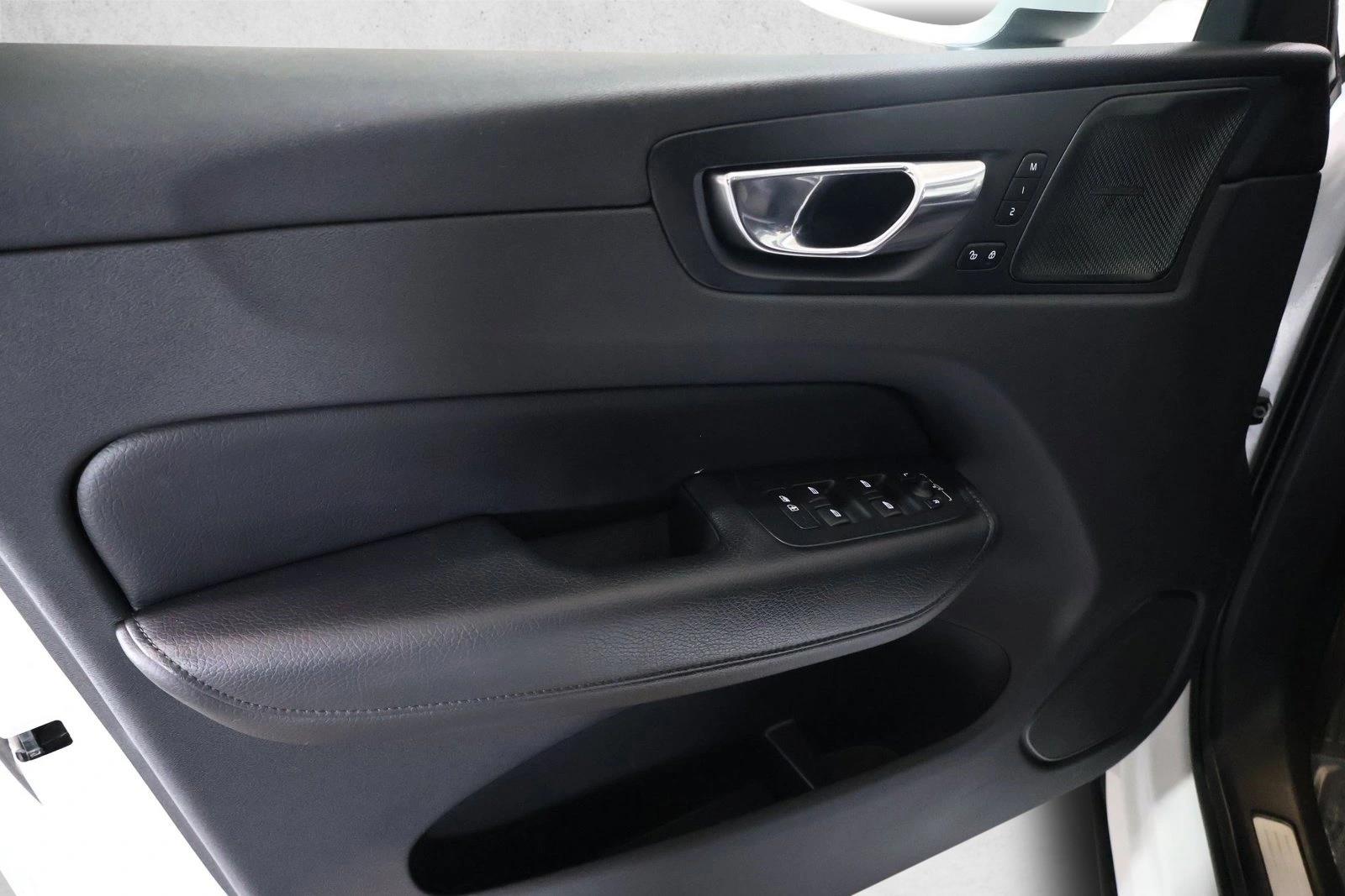 2019 Volvo XC60 Momentum - Photo 10