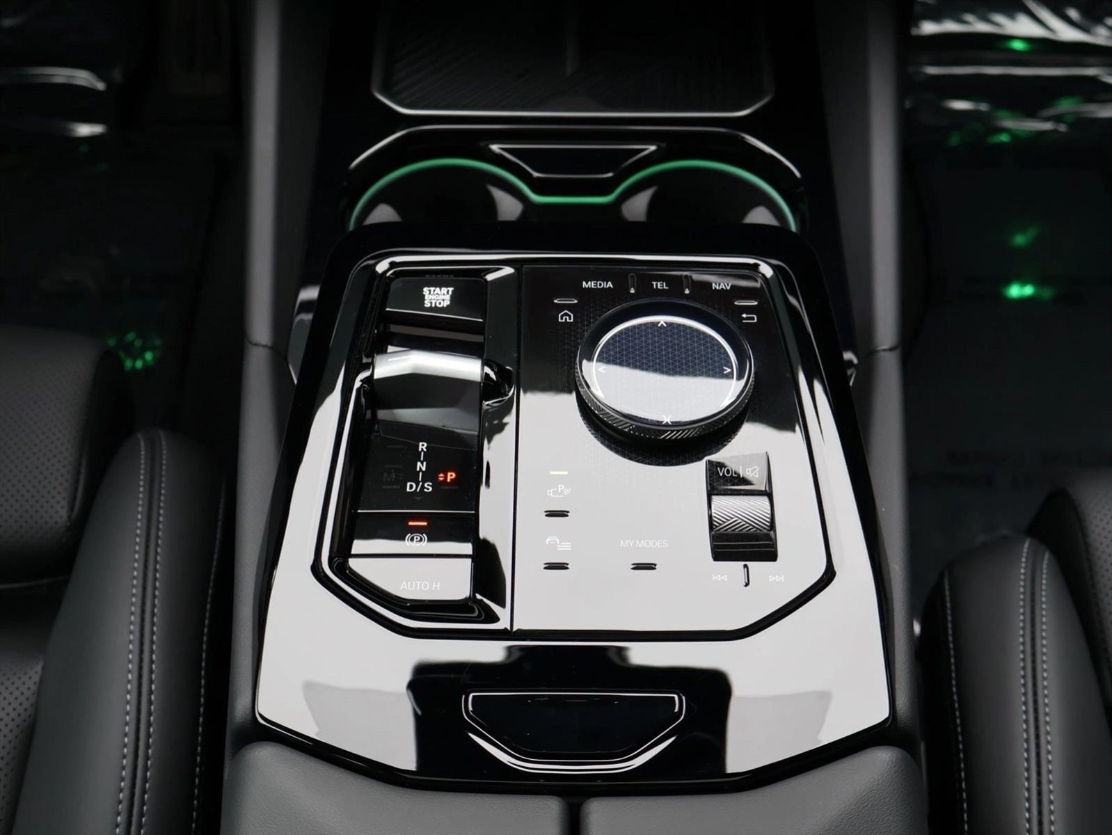 2026 BMW 5 Series 530i - Photo 18