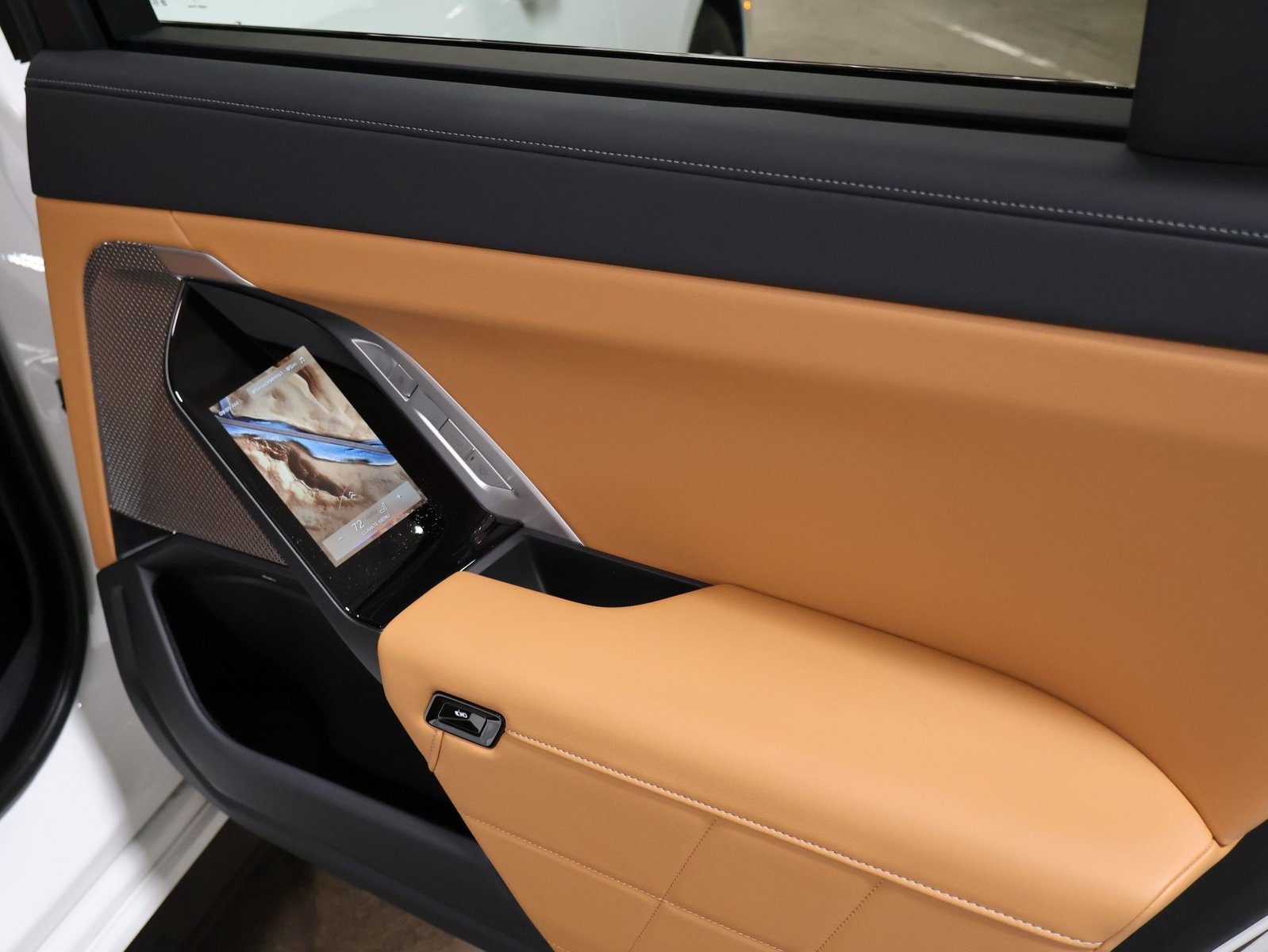 2025 BMW 7 Series 740i - Photo 27