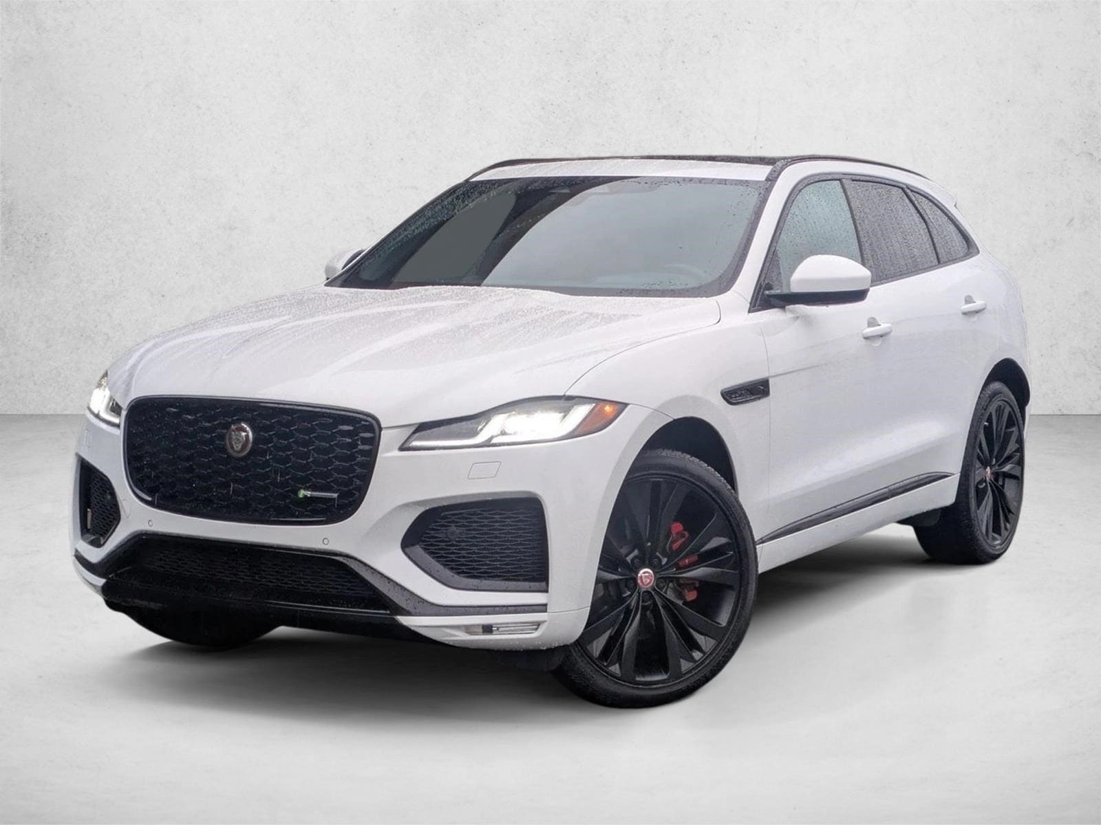 2023 Jaguar F-Pace R-Dynamic S's photo