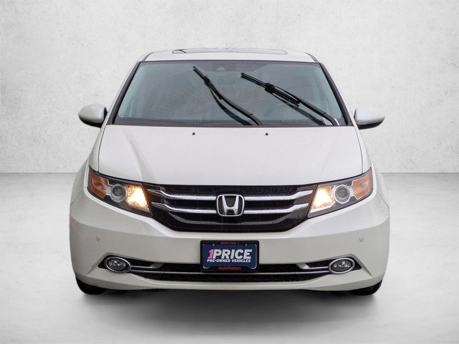 2016 Honda Odyssey Touring Elite photo 2