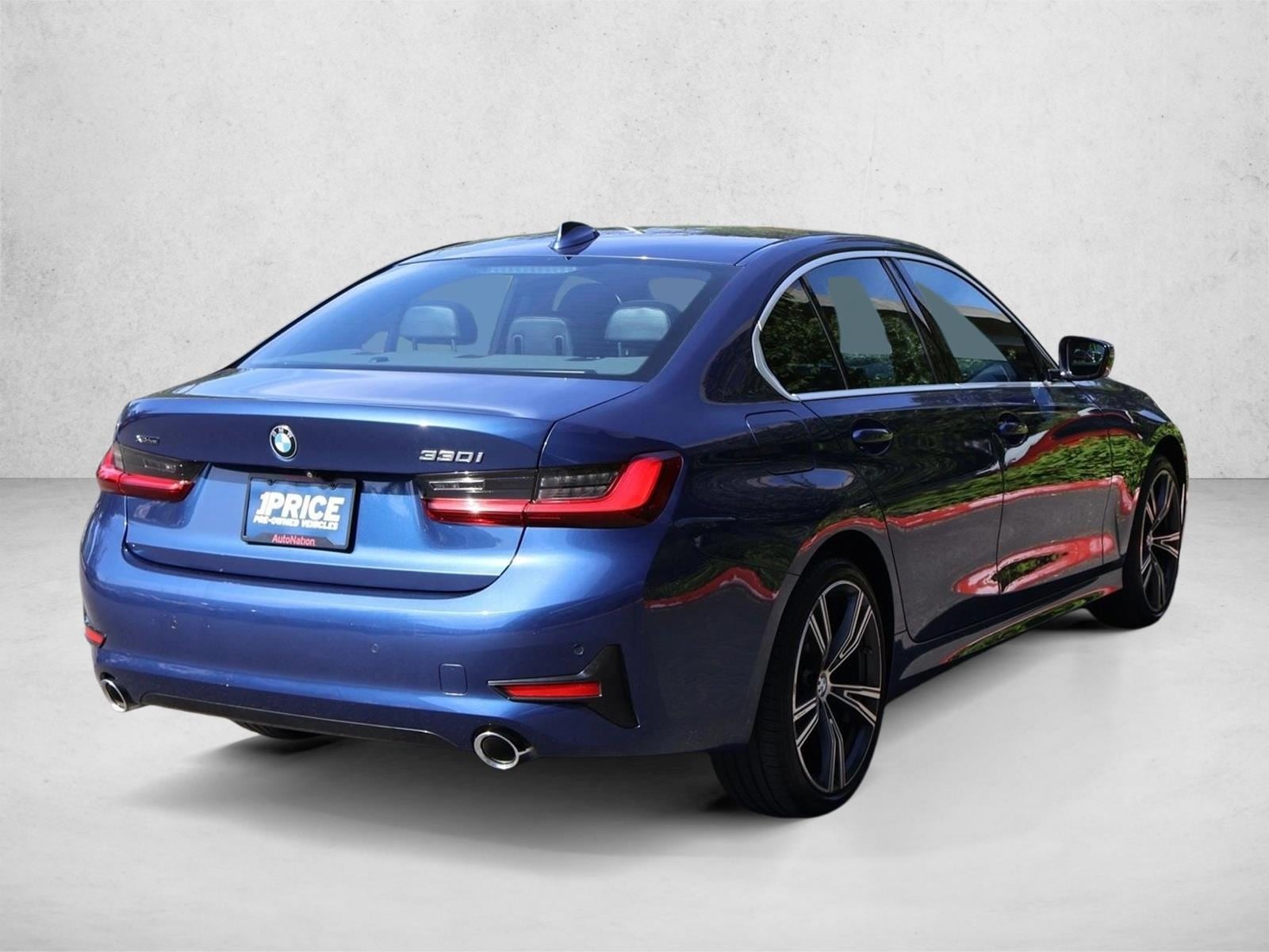 2022 BMW 3 Series 330i - Photo 6