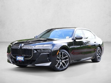 2025 BMW 740i xDrive Sedan