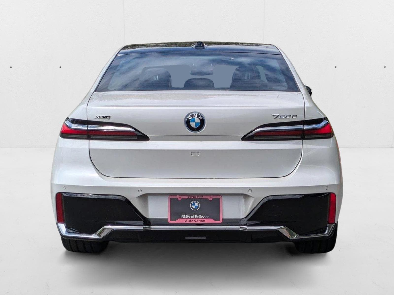 2025 BMW 7 Series 750e - Photo 7