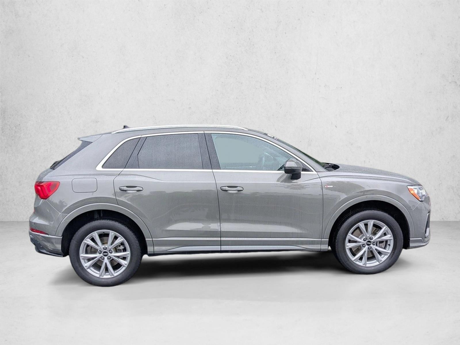 2021 Audi Q3 45 TFSI S line Premium photo 3