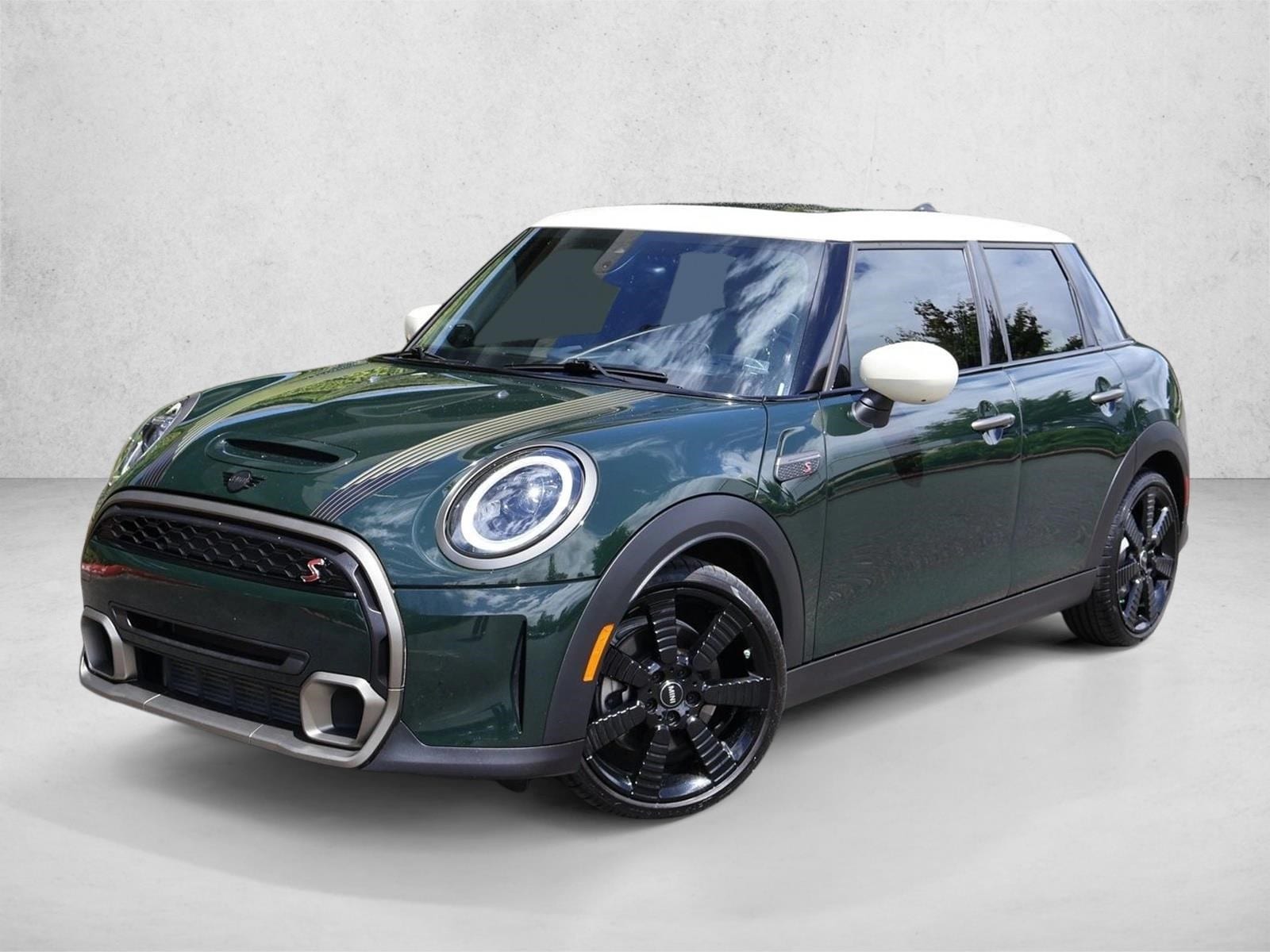2023 MINI Hardtop Cooper S's photo