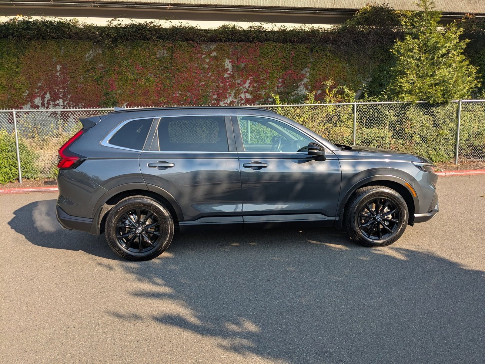 2024 Honda CR-V Hybrid Sport-L photo 3