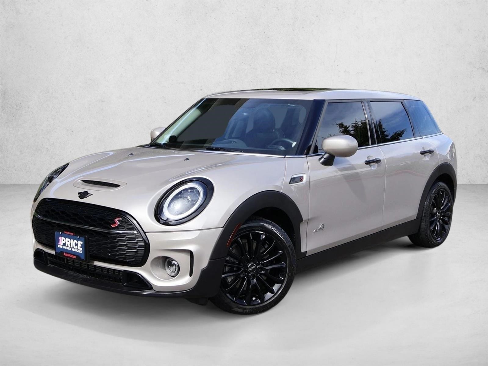 2022 MINI Clubman Cooper S ALL4's photo