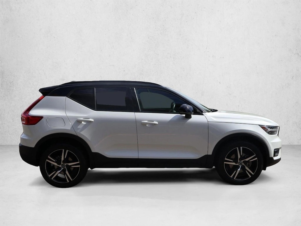 Used 2021 Volvo XC40 T4 R-Design SUV