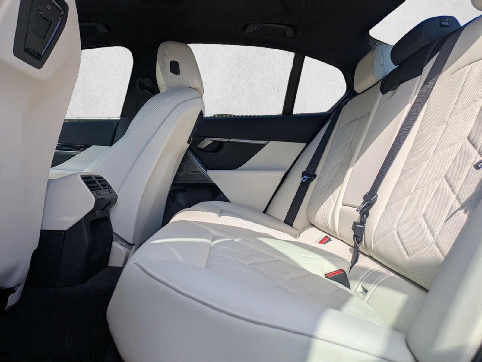 2026 BMW i5 40 - Photo 17
